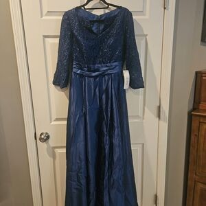 Chic Navy Lace Formal Dress